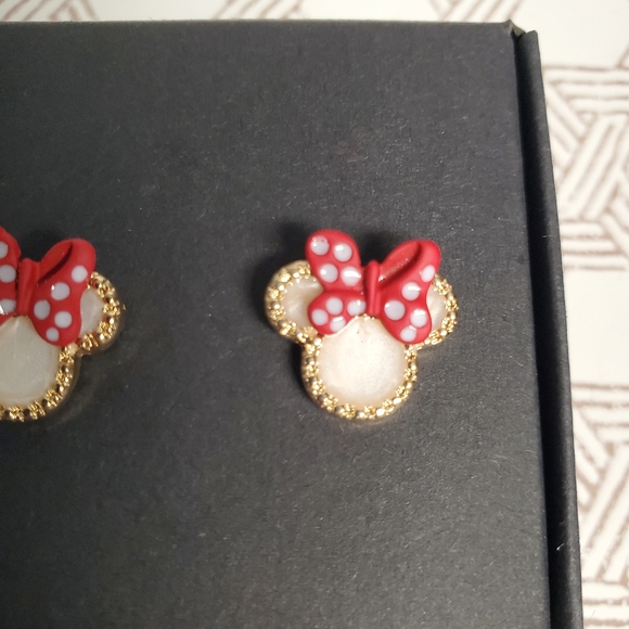 Gold Red Bow Knot Disney Mickey Minnie Mouse CZ Shell Stud Earrings NEW - Picture 2 of 3